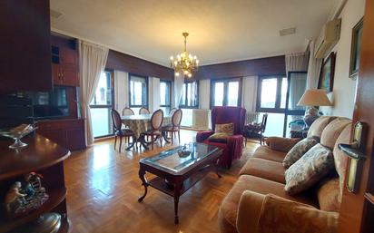 Living room of Flat for sale in  Logroño  with Air Conditioner, Heating and Parquet flooring