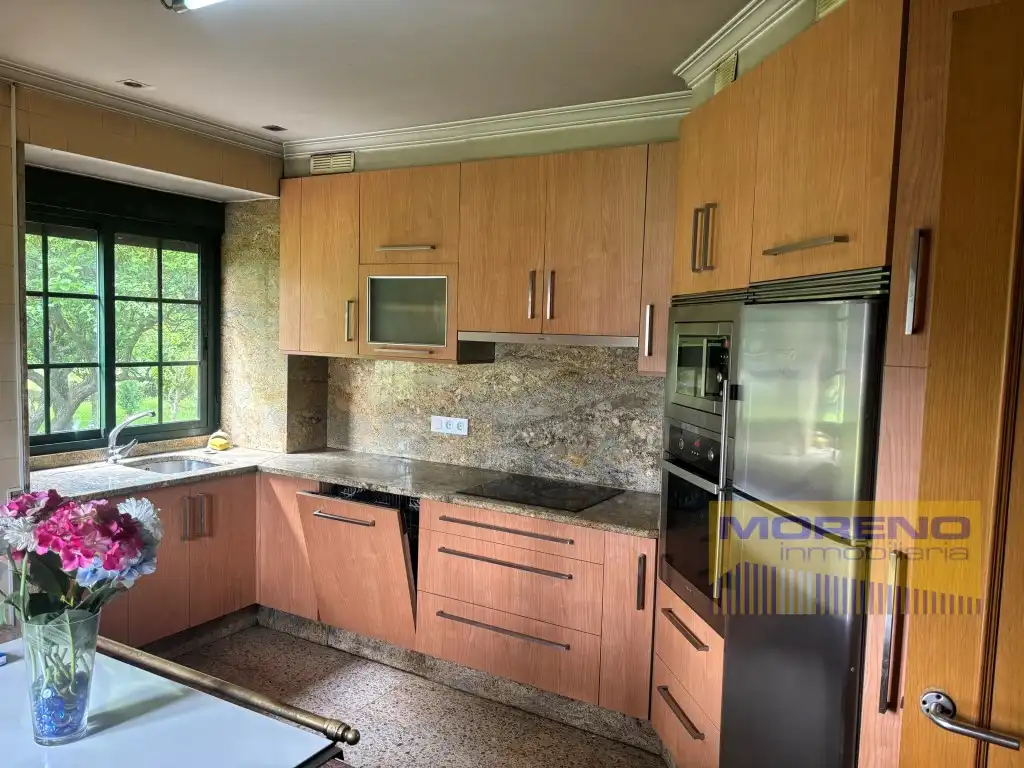 Cocina de Finca rústica en venta en Sarria