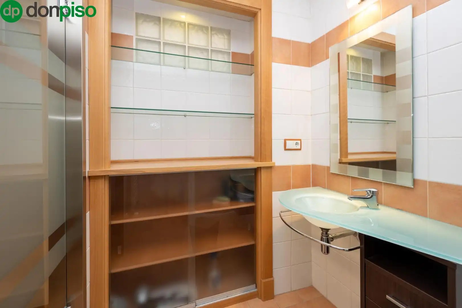 Bathroom of Houses for sale in Granada  with Air Conditioner, Heating and Terrace