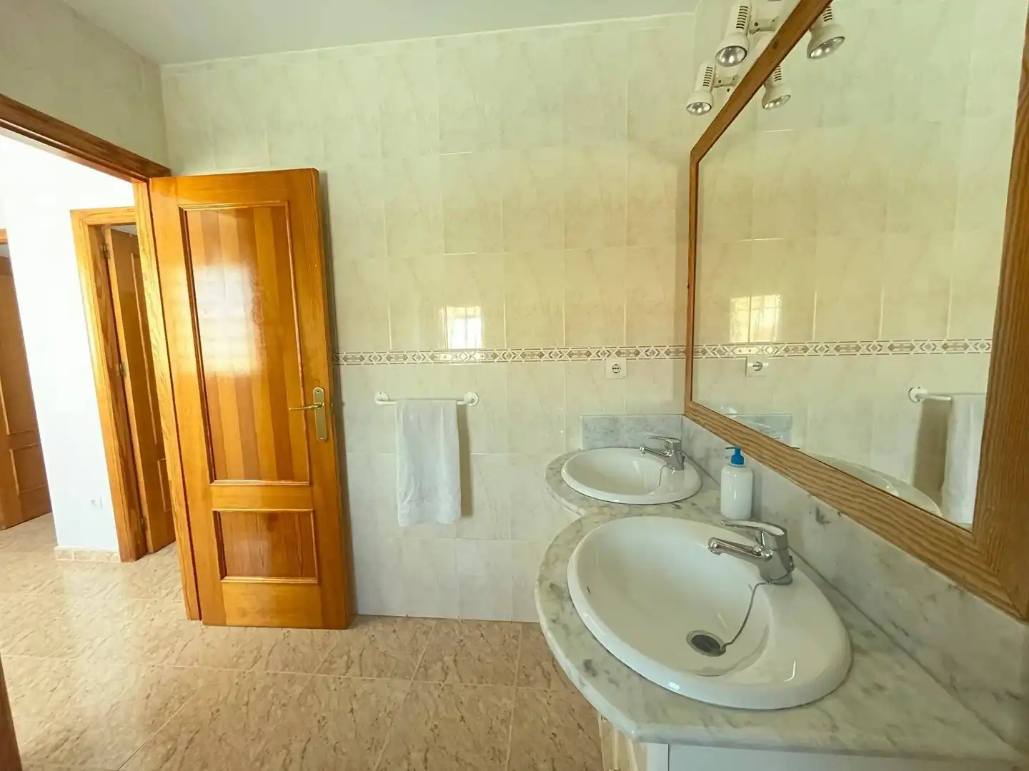 Casa rústica amb jardí en venda a N/A, imagen 10