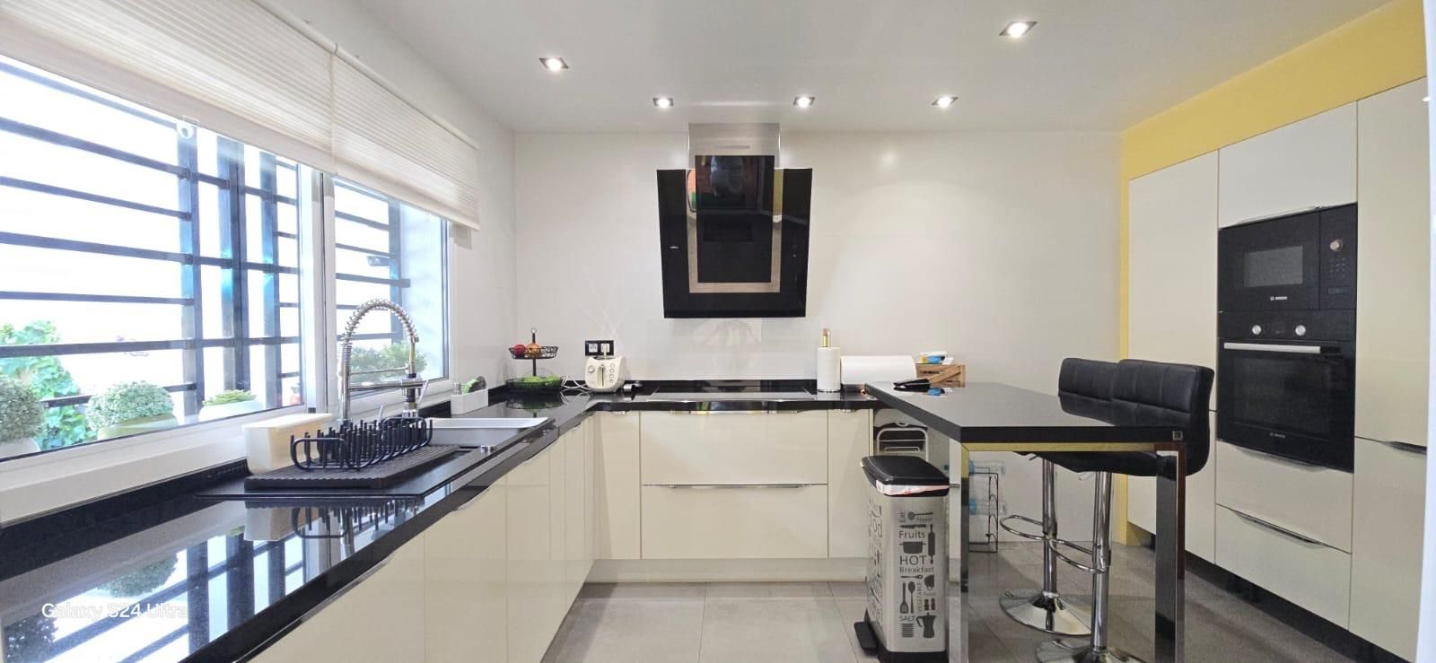 Kitchen of Single-family semi-detached for sale in Torremolinos  with Air Conditioner, Heating and Private garden