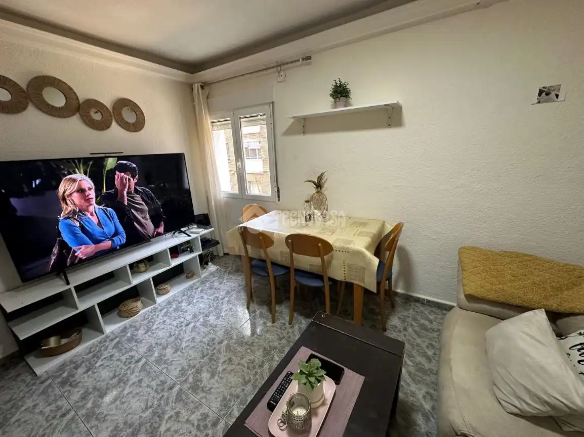 Sala d'estar de Pis en venda en Zaragoza amb Calefacció i Moblat