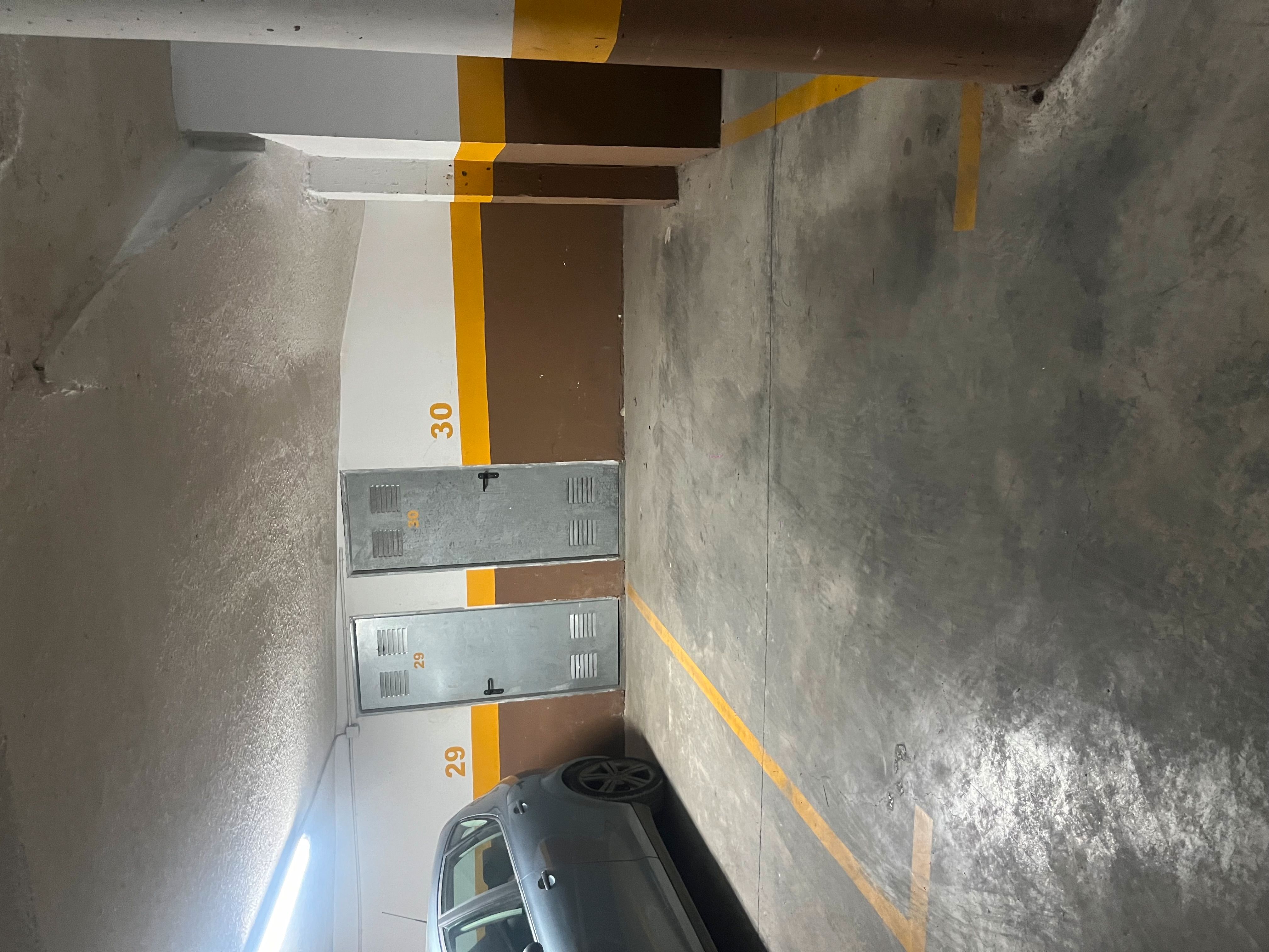 Parking of Garage to rent in Manises
