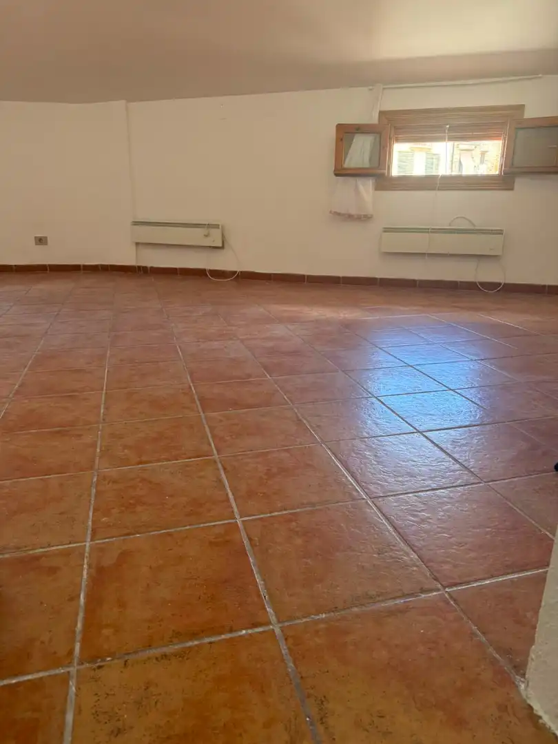 Casa adosada en venda en Cortes de Arenoso amb Calefacció, Moblat i Forn