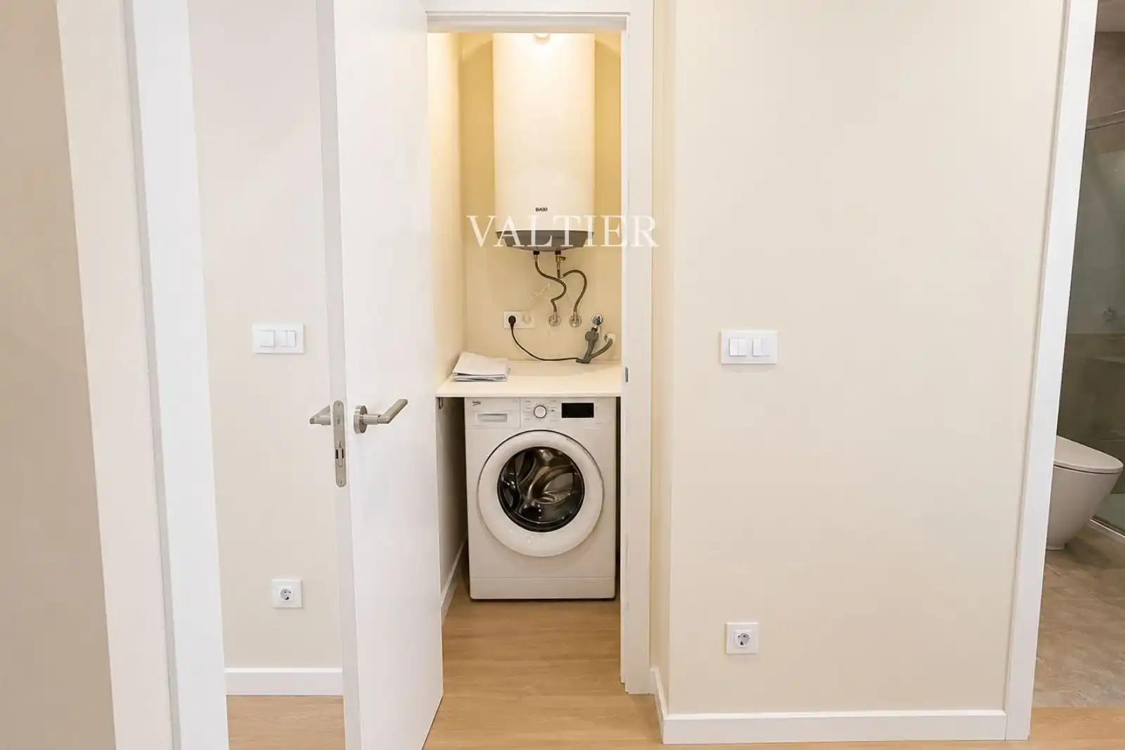 Bedroom of Flat for rent in Madrid  with Air Conditioner, Heating and Furnished