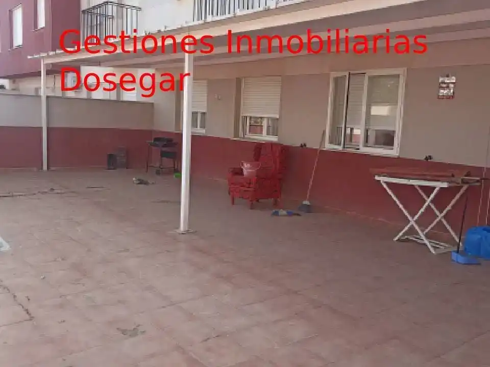 Vista exterior de Pis en venda en Pedro Muñoz amb Jardí privat, Traster i Moblat