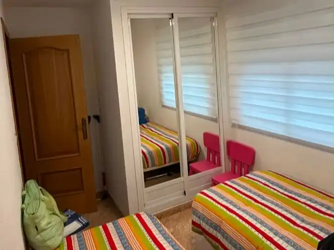 Dormitori de Pis de lloguer en Guardamar del Segura amb Aire condicionat, Calefacció i Terrassa