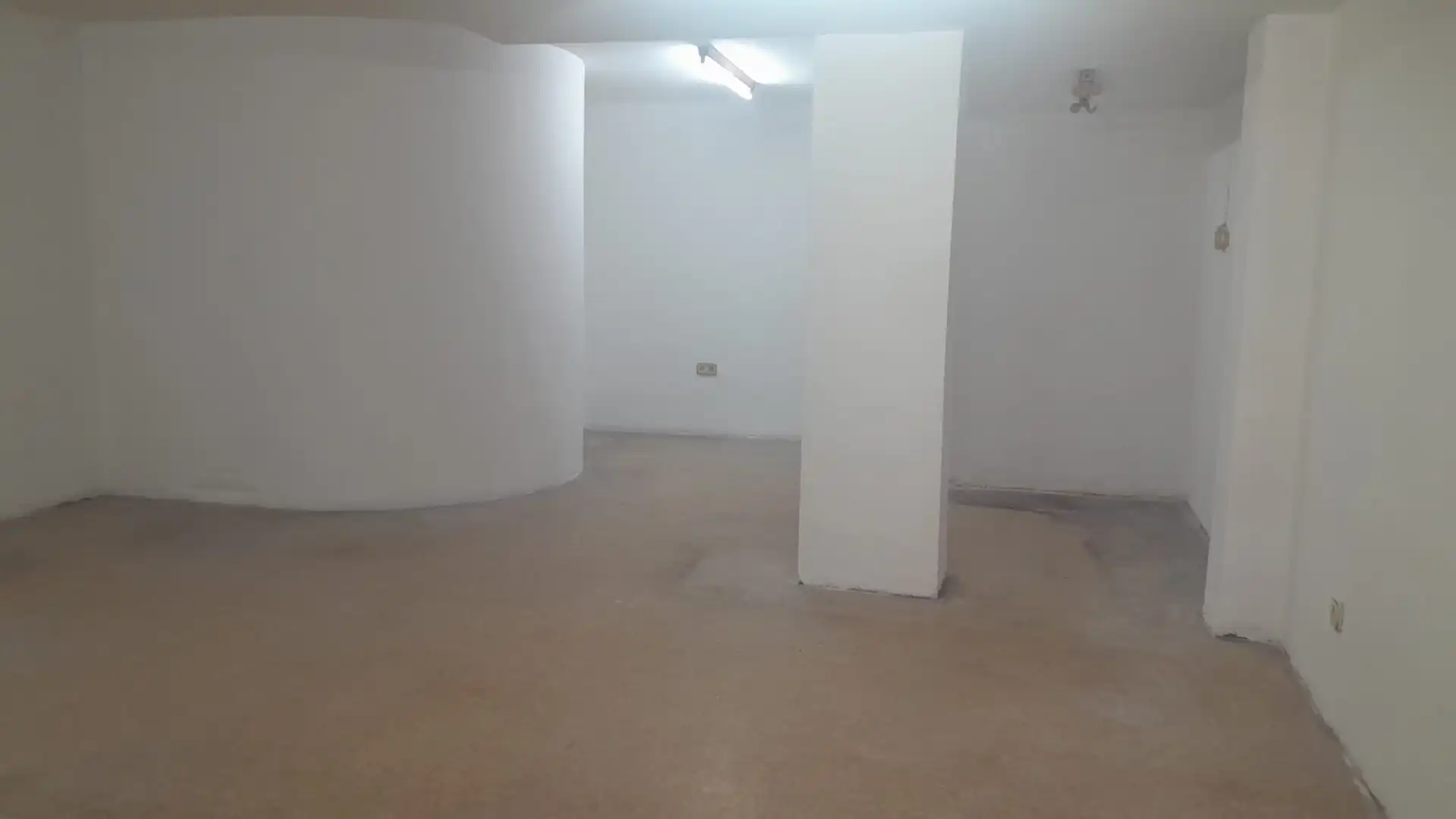Local comercial en venta en Zona Industrial, imagen 3