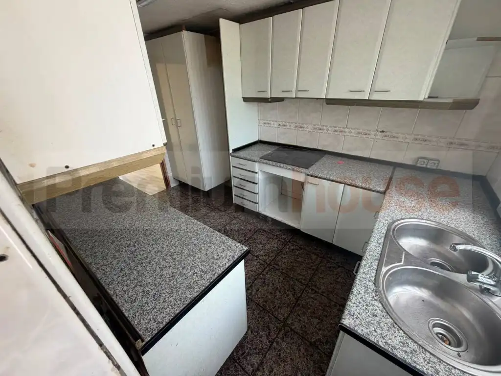 Cocina de Piso en venta en L'Hospitalet de Llobregat