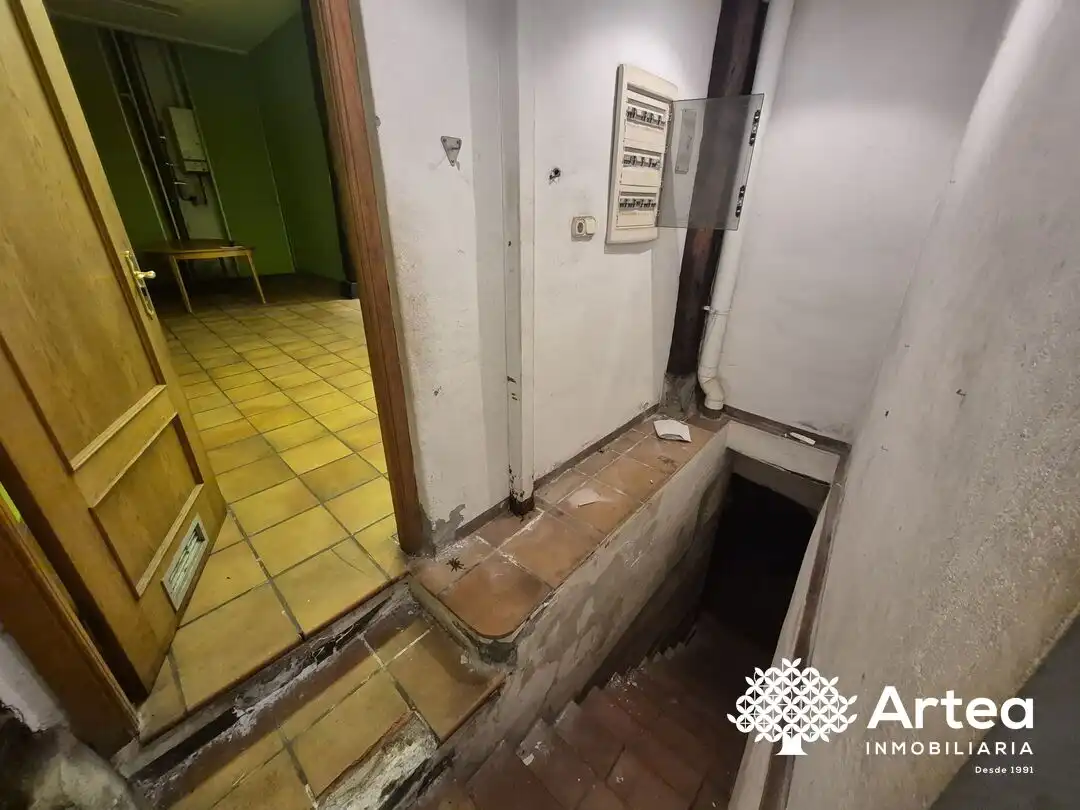 Geschaftsraum zur Miete in Epaltzaren Alargunaren Kalea, Casco Viejo