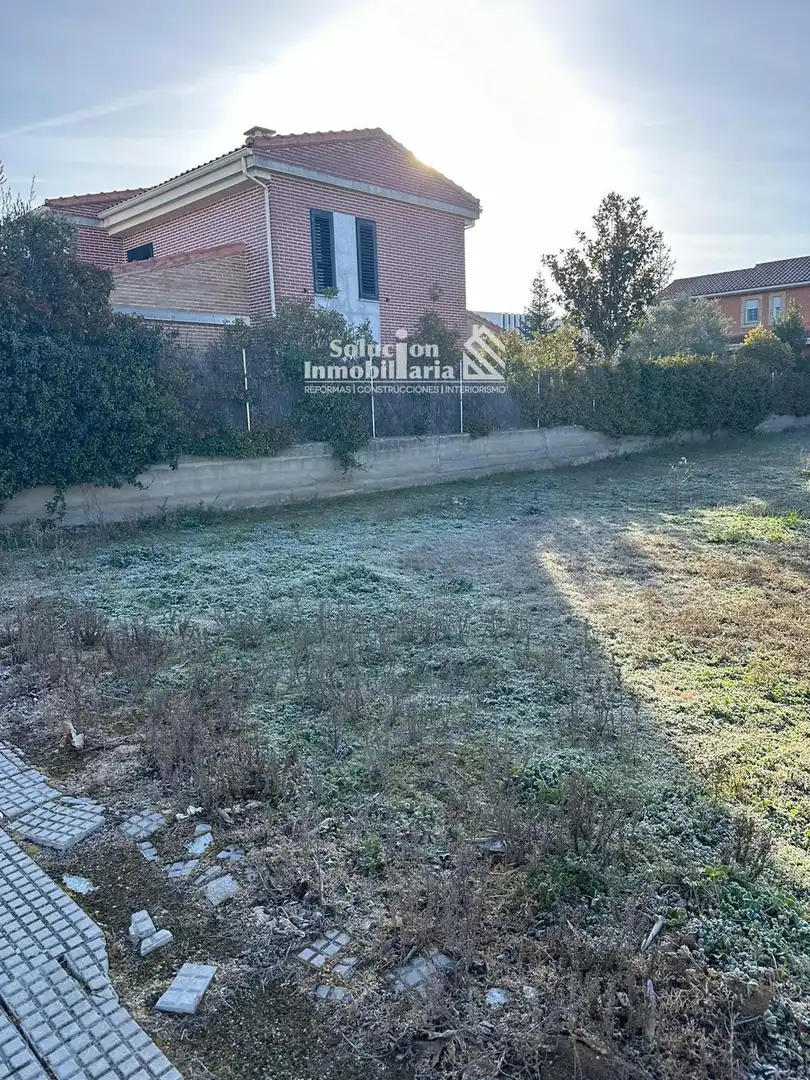 Residential land for sale in Villamayor, imagen 3