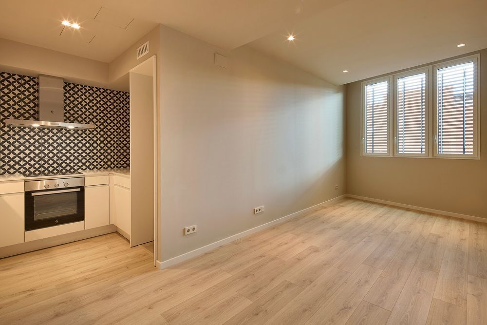 Flat to rent in  CALLE VALENCIA, El Camp de l'Arpa del Clot