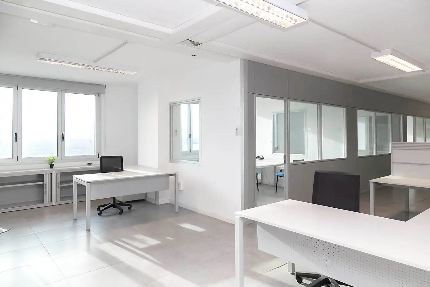 Nave industrial en venta en Molins de Rei con Alarma