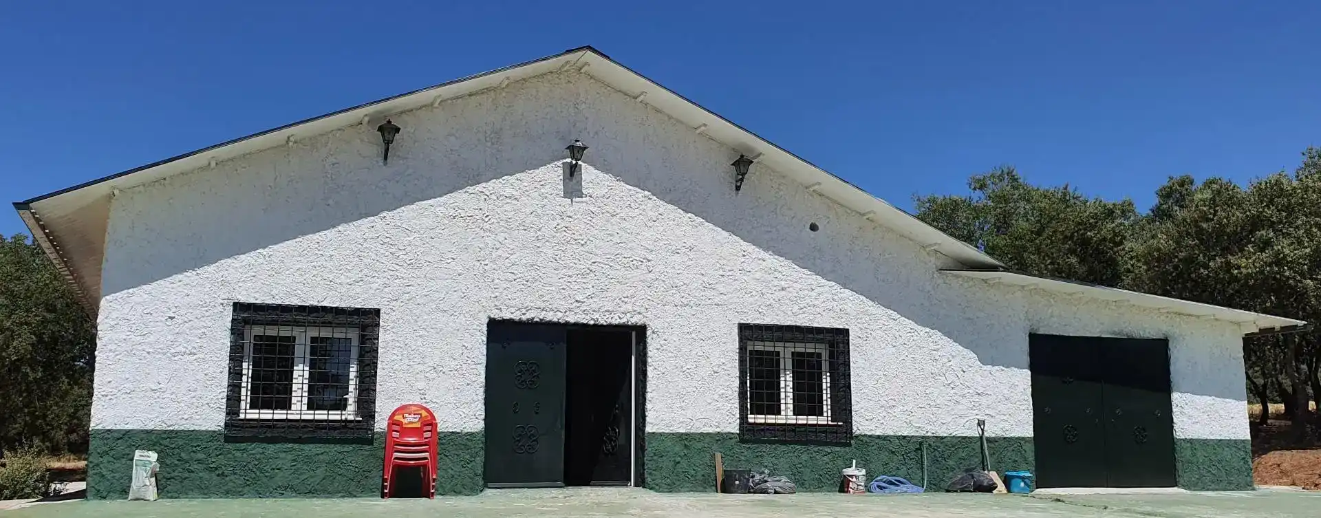 Vista exterior de Finca rústica en venda en Brazatortas amb Aire condicionat