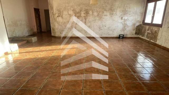 Planta baja en Venta en Carrer Besalú en El Colomer - La Bateria - La Coma