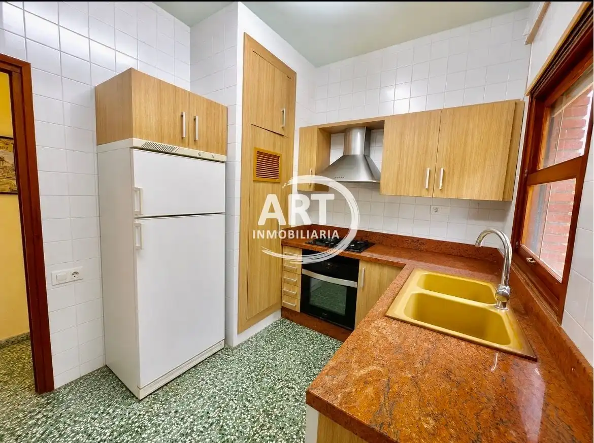 Cuina de Casa o xalet en venda en L'Eliana amb Calefacció, Terrassa i Piscina