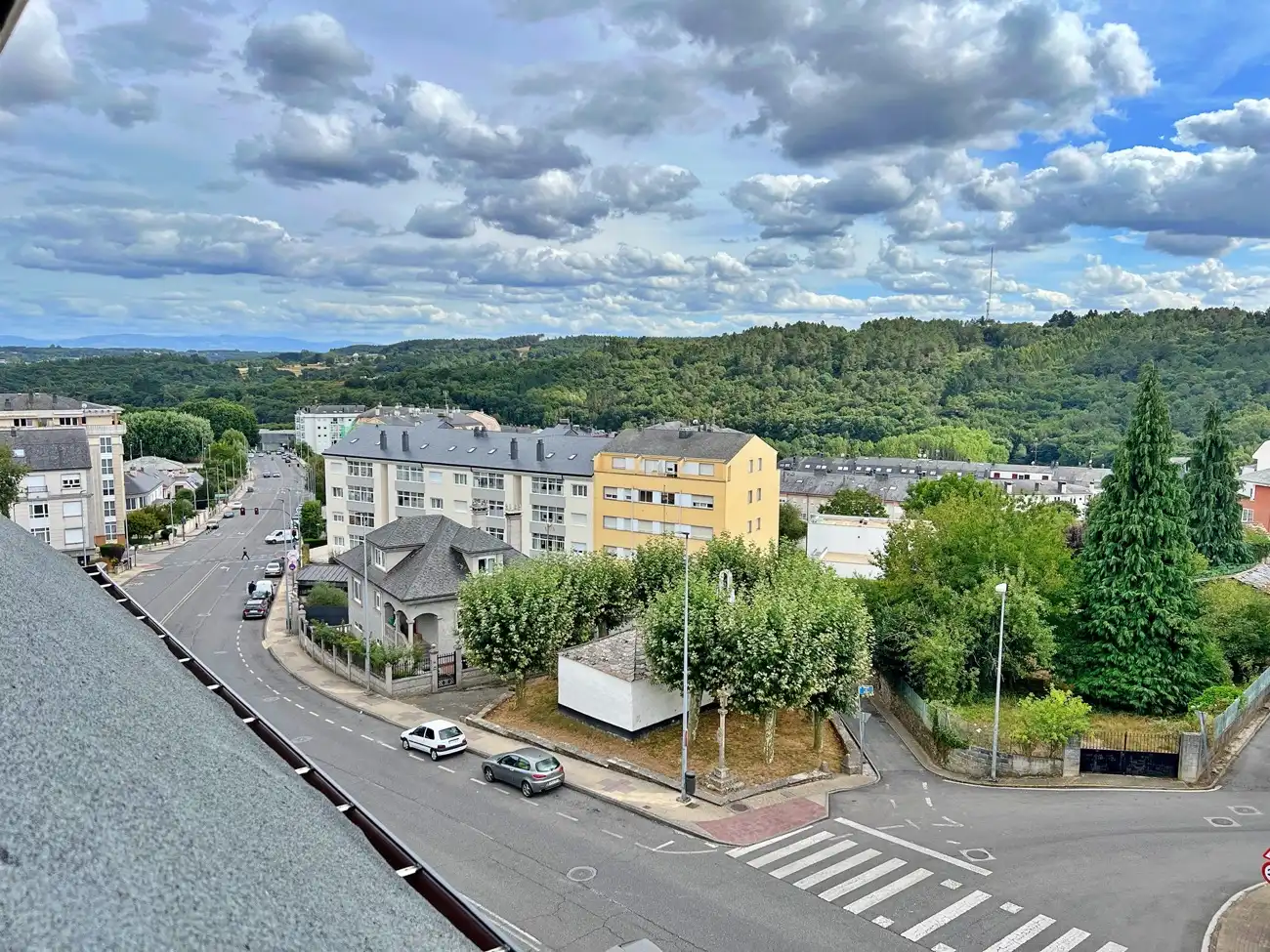 Vista exterior de Dúplex en venta en Lugo con Calefacción, Jardín privado y Parquet