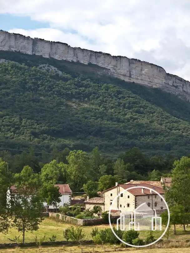 Vista exterior de Casa o chalet en venta en Merindad de Sotoscueva con Calefacción, Terraza y Balcón