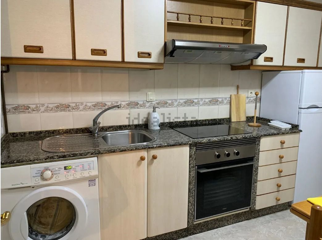 Cuina de Pis de lloguer en Ferrol amb Calefacció