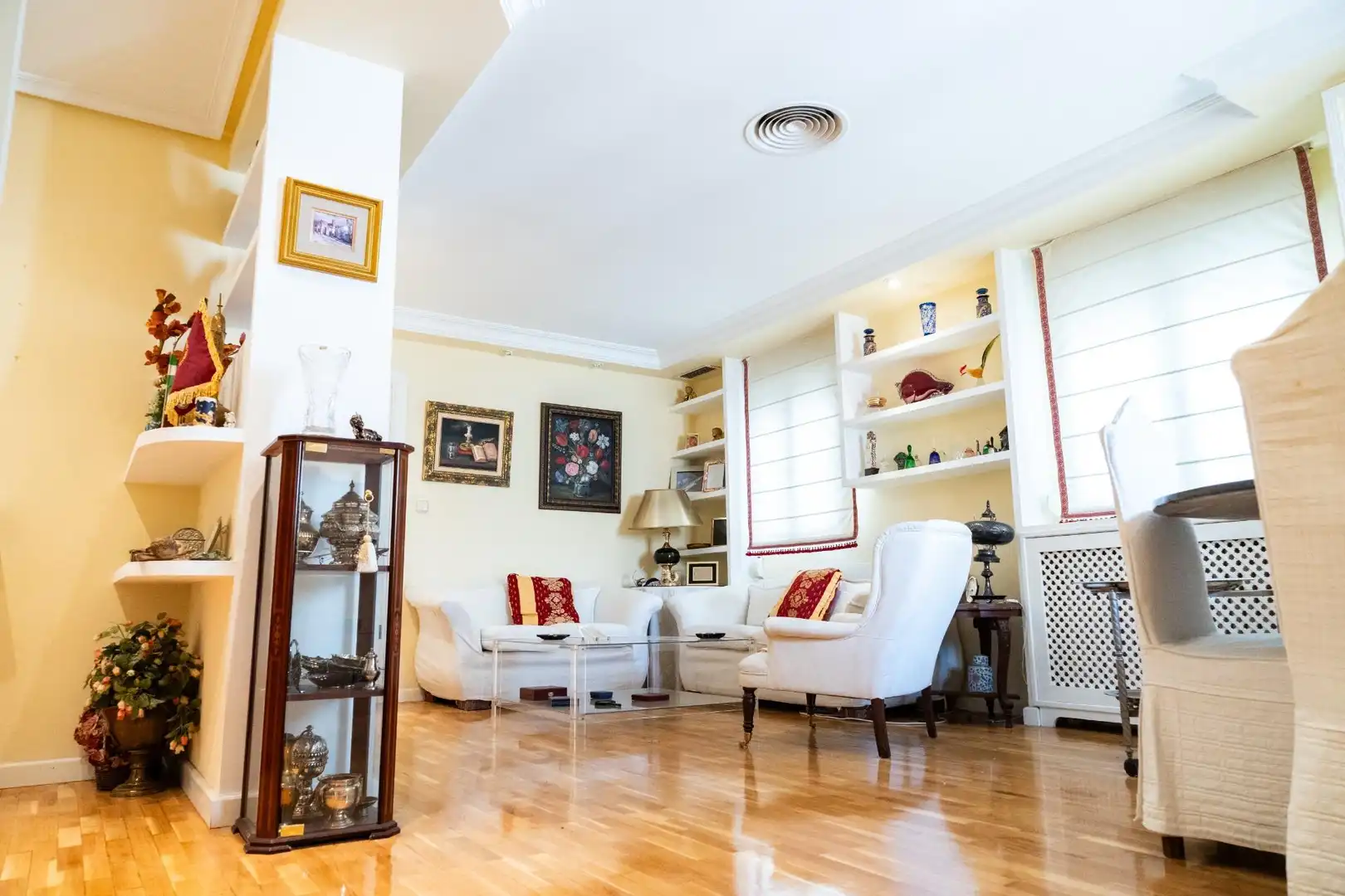 Sala d'estar de Pis en venda en Avda de Madrid - Pº de la Estación