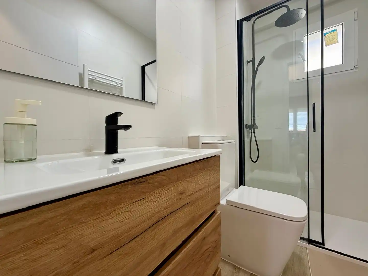 Baño de Piso para compartir en Getafe con Calefacción, Amueblado y Horno