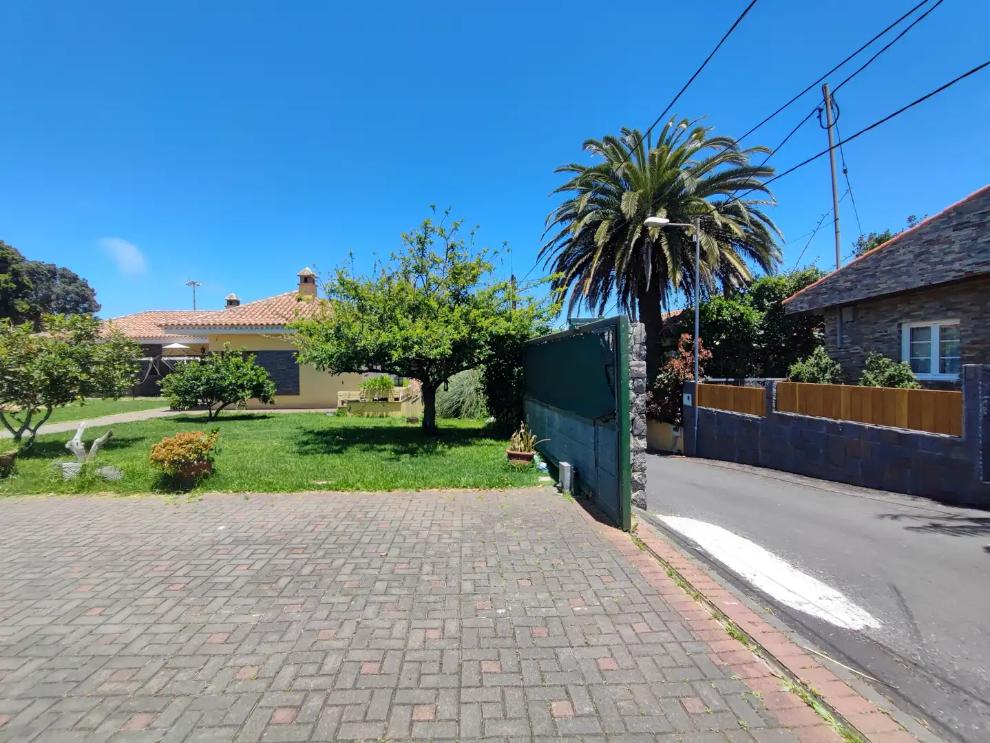 Vista exterior de Casa o xalet en venda en San Cristóbal de la Laguna amb Jardí privat, Terrassa i Traster