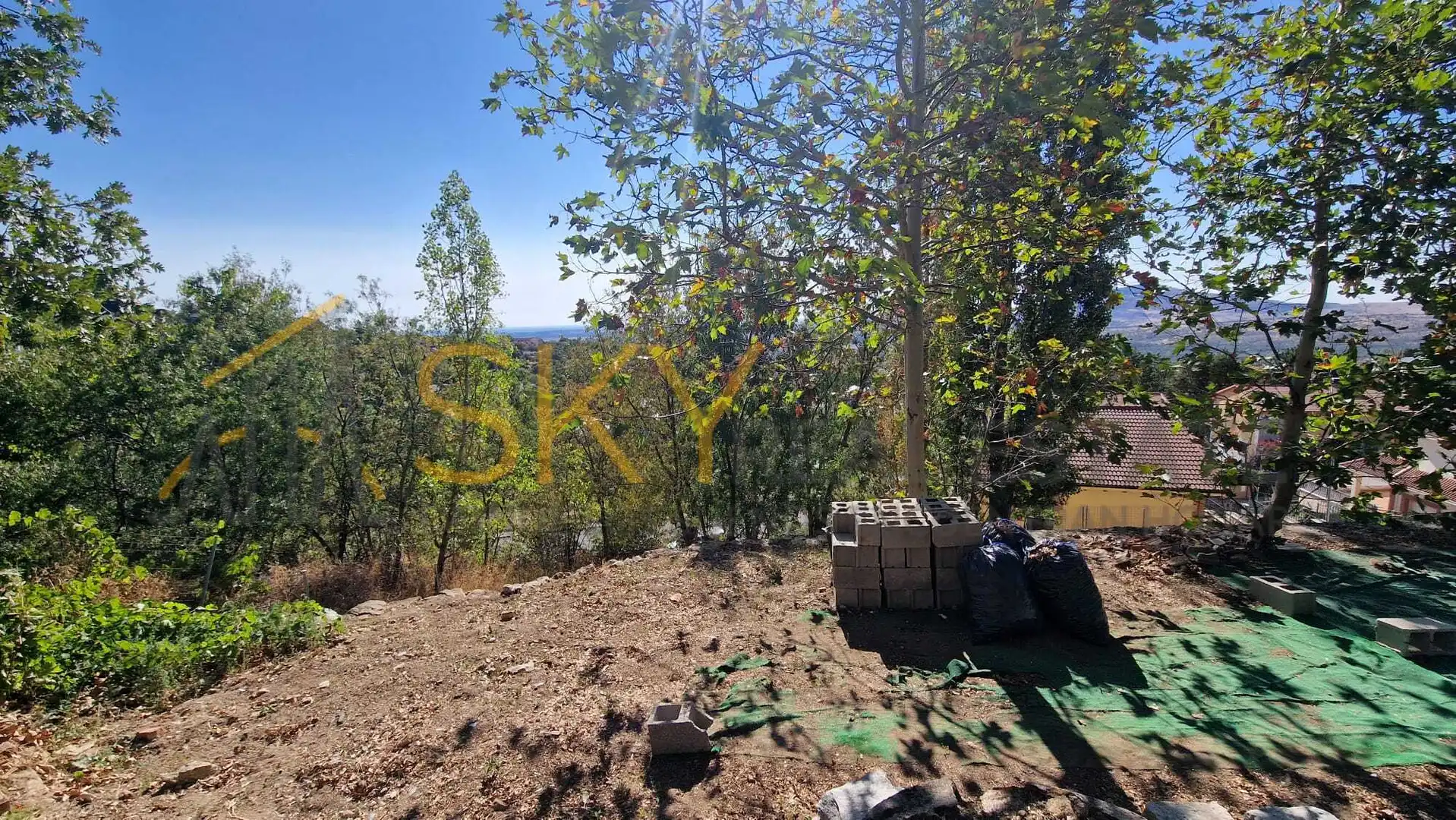 Residencial en venta en Miraflores de la Sierra