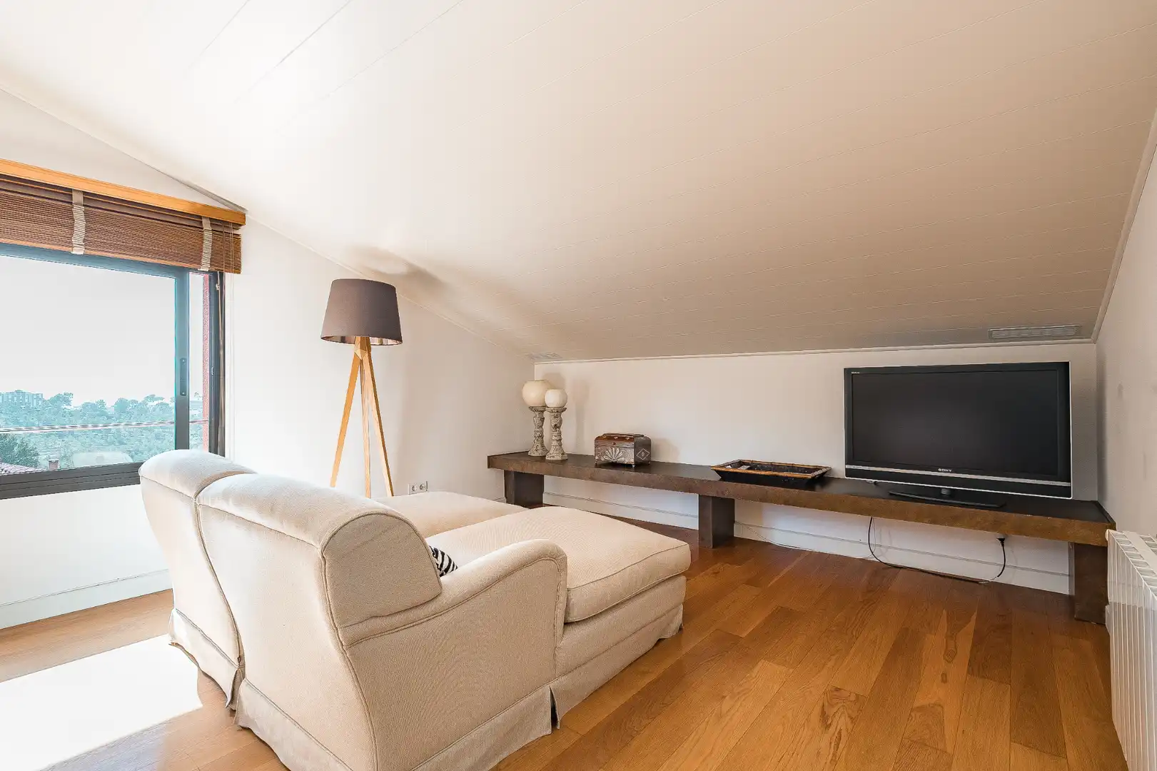 Sala d'estar de Casa o xalet en venda en Castelldefels amb Aire condicionat, Calefacció i Jardí privat