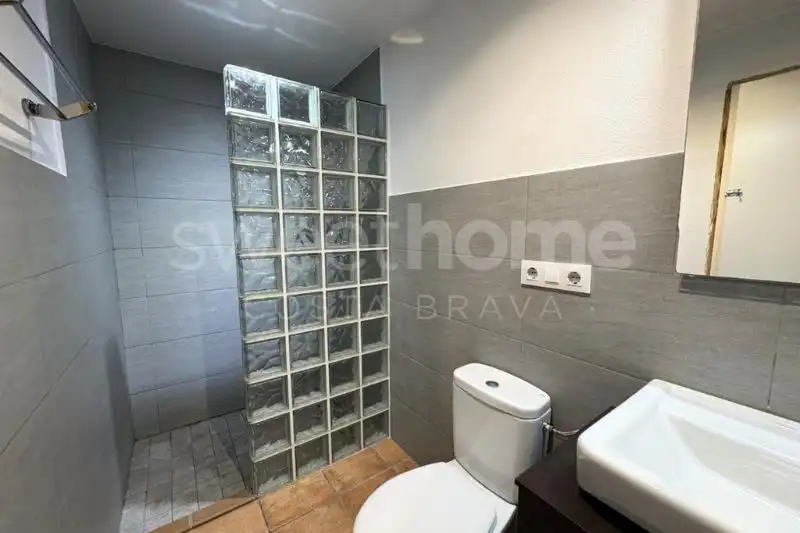 Baño de Casa adosada en venta en Palafrugell con Aire acondicionado, Calefacción y Jardín privado