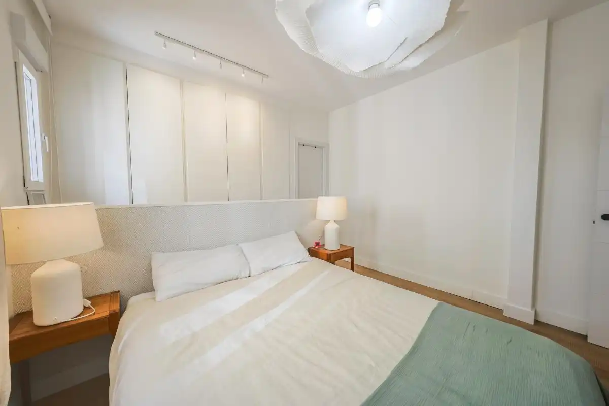 Bedroom of Flat for rent in Madrid  with Air Conditioner, Heating and Terrace