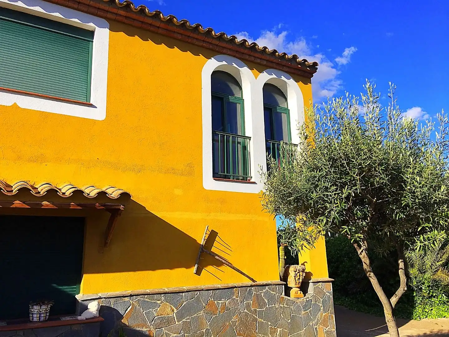Exterior view of Houses for sale in Els Guiamets