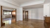 Living room of Apartment for sale in  Madrid Capital  with Terrace and Swimming Pool