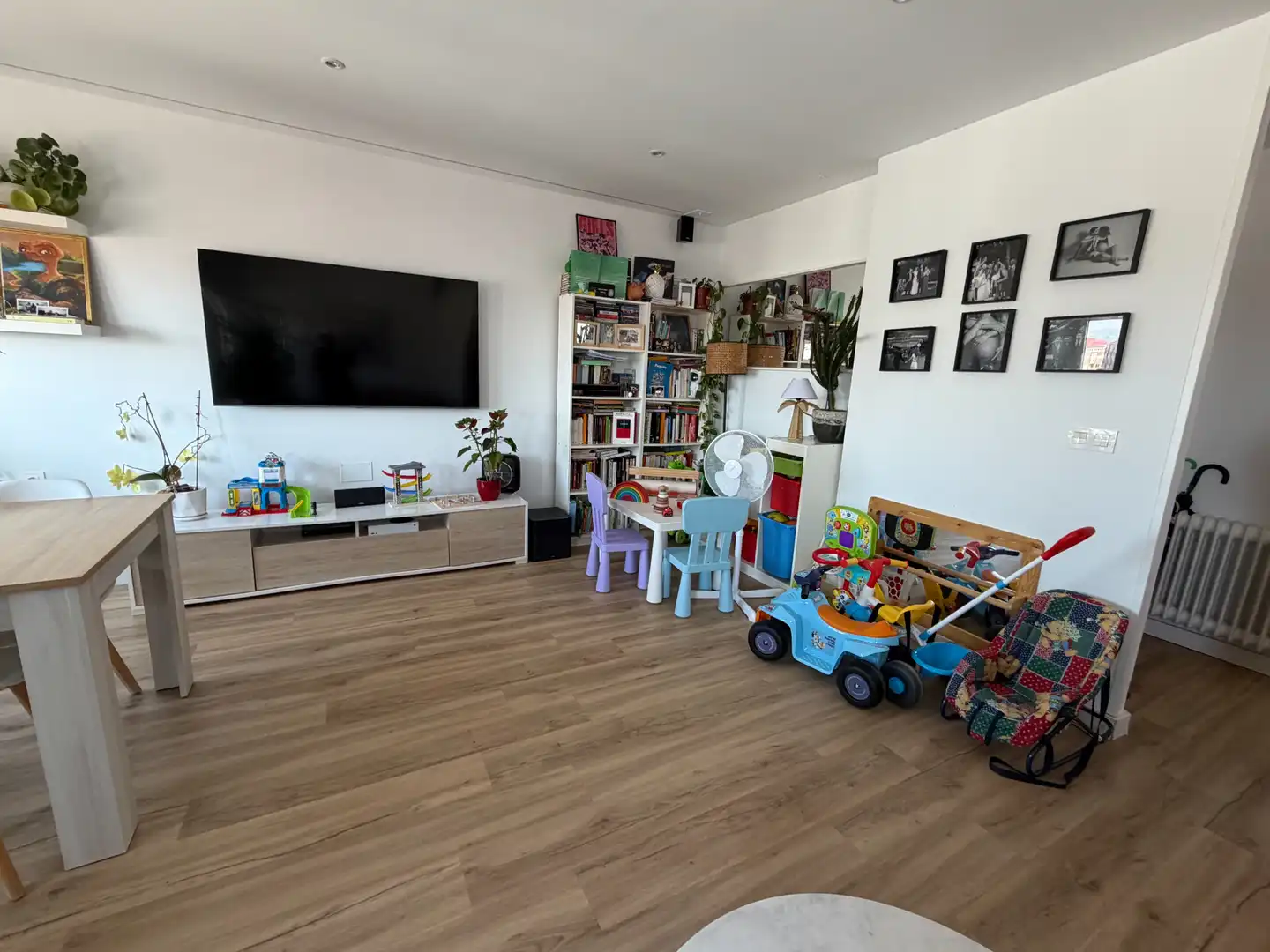 Sala d'estar de Pis en venda en O Carballiño   amb Calefacció, Moblat i Balcó