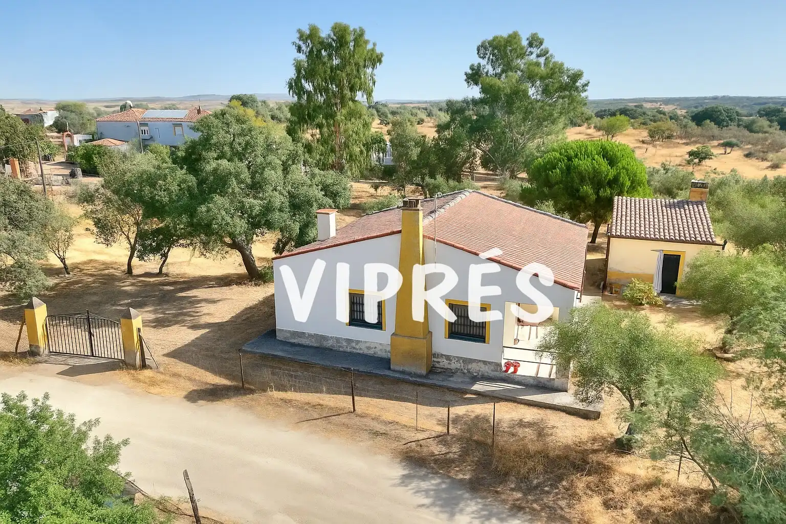 Vista exterior de Casa o chalet en venta en Arroyo de la Luz con Trastero