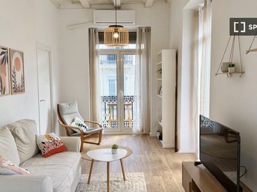 Appartamento con balcone in affitto a Extramurs