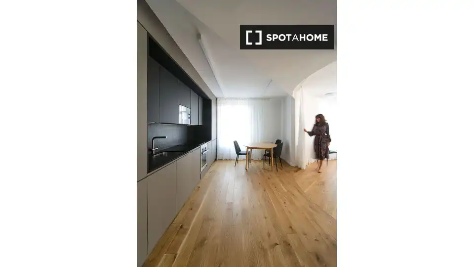 Room in Ensanche - Moyua - Diputación