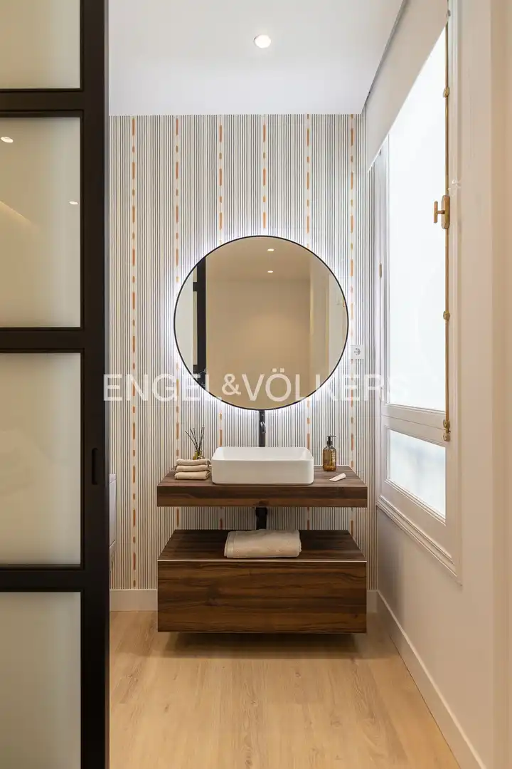 Bathroom of Flat for sale in Madrid  with Air Conditioner, Heating and Furnished