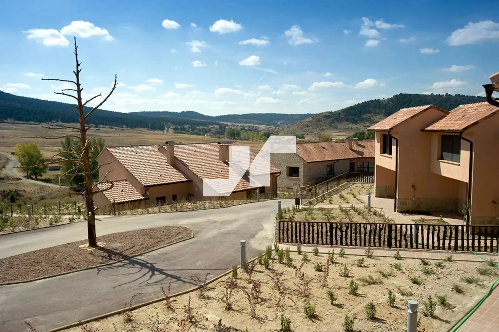 Vista exterior de Edificio en venta en Orea