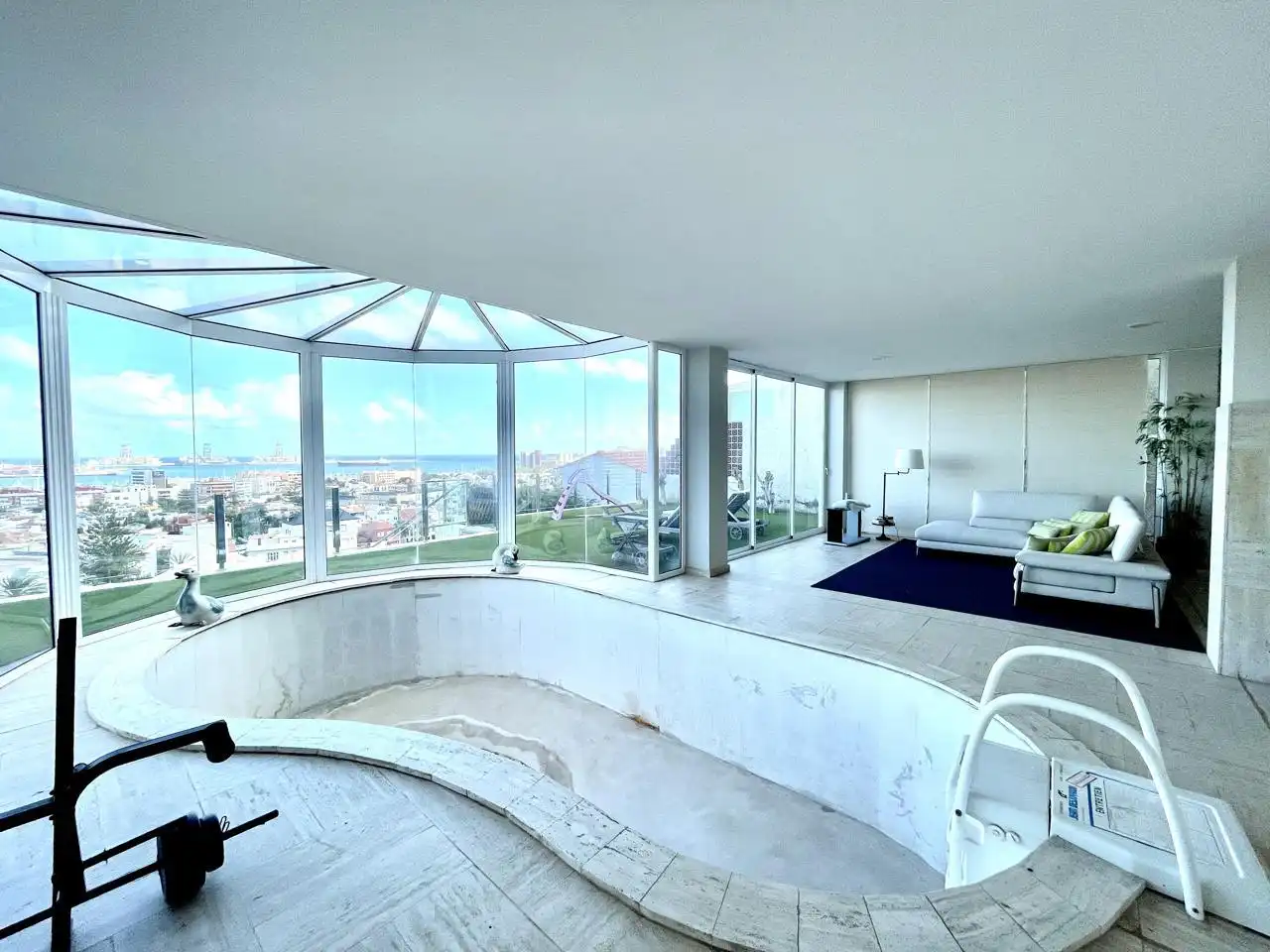 Piscina de Casa o xalet en venda en Las Palmas de Gran Canaria amb Jardí privat, Terrassa i Piscina