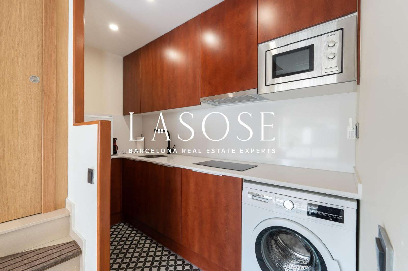 Kitchen of Apartment to share in  Barcelona Capital  with Air Conditioner and Terrace