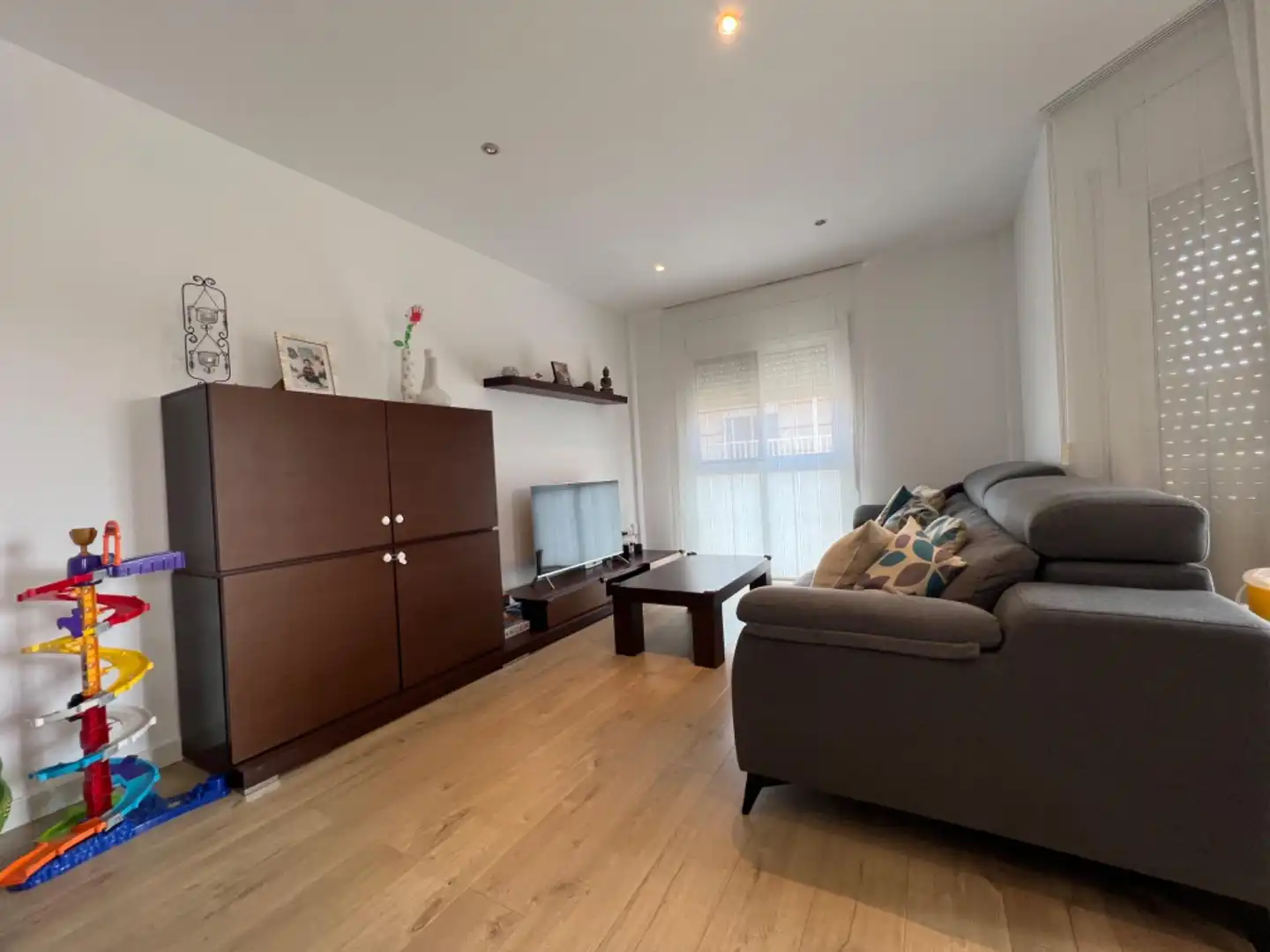 Sala d'estar de Casa adosada en venda en Camarles amb Aire condicionat, Calefacció i Parquet