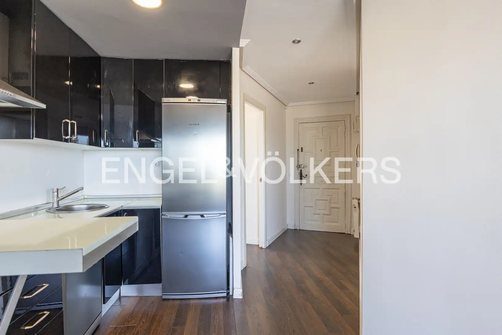 Kitchen of Flat for rent in Madrid  with Air Conditioner, Heating and Parquet flooring