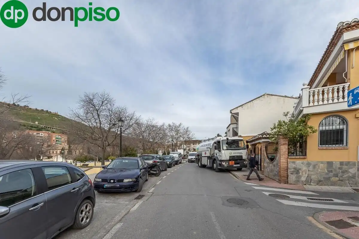 Exterior view of Houses for sale in Granada  with Air Conditioner, Heating and Terrace