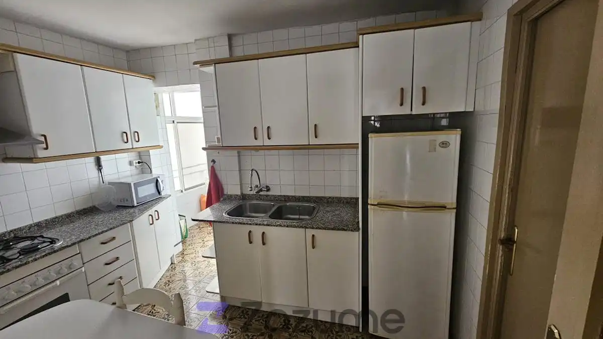 Flat for rent in Calle Pintor Joaquín, San Antón