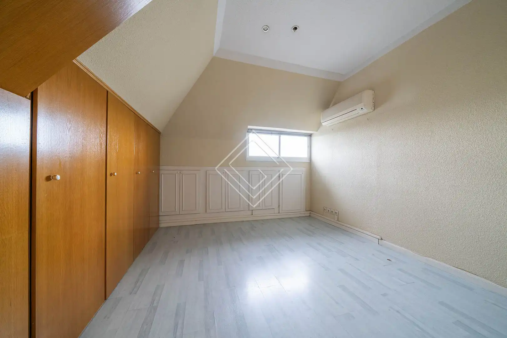 Bedroom of Flat for sale in Madrid  with Air Conditioner, Heating and Terrace