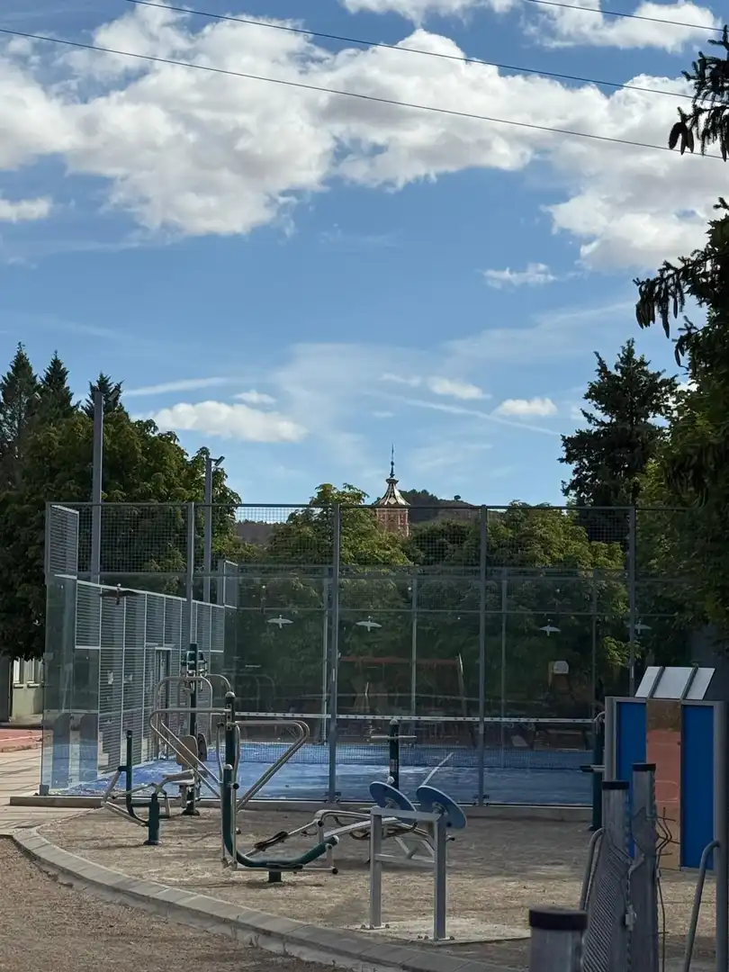 Vista exterior de Finca rústica en venda en San Martín del Río amb Piscina comunitària