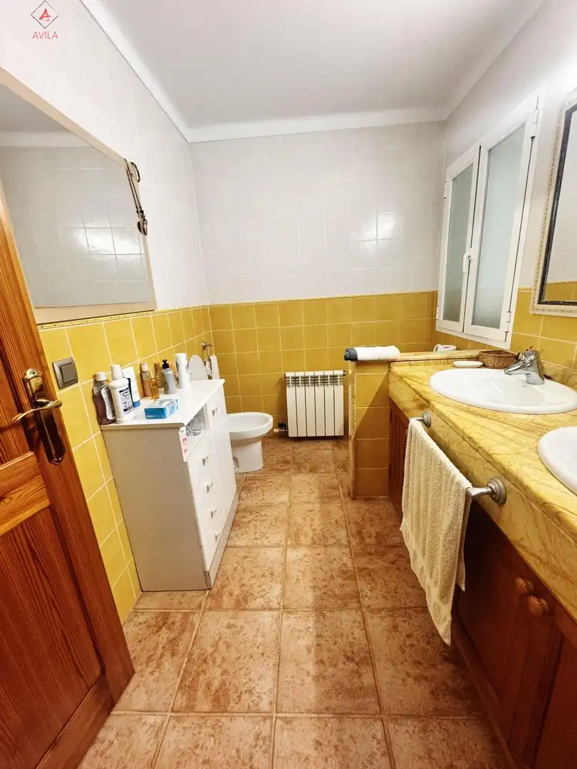 Bathroom of Houses for sale in Marratxí  with Air Conditioner, Private garden and Storage room