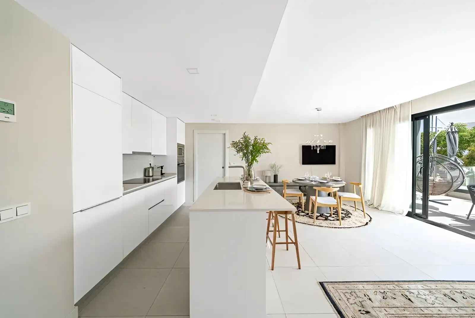 Apartment with pool for sale in Estepona Pueblo, imagen 2