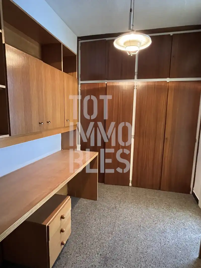 Dachboden zur Miete in Eixample Nord