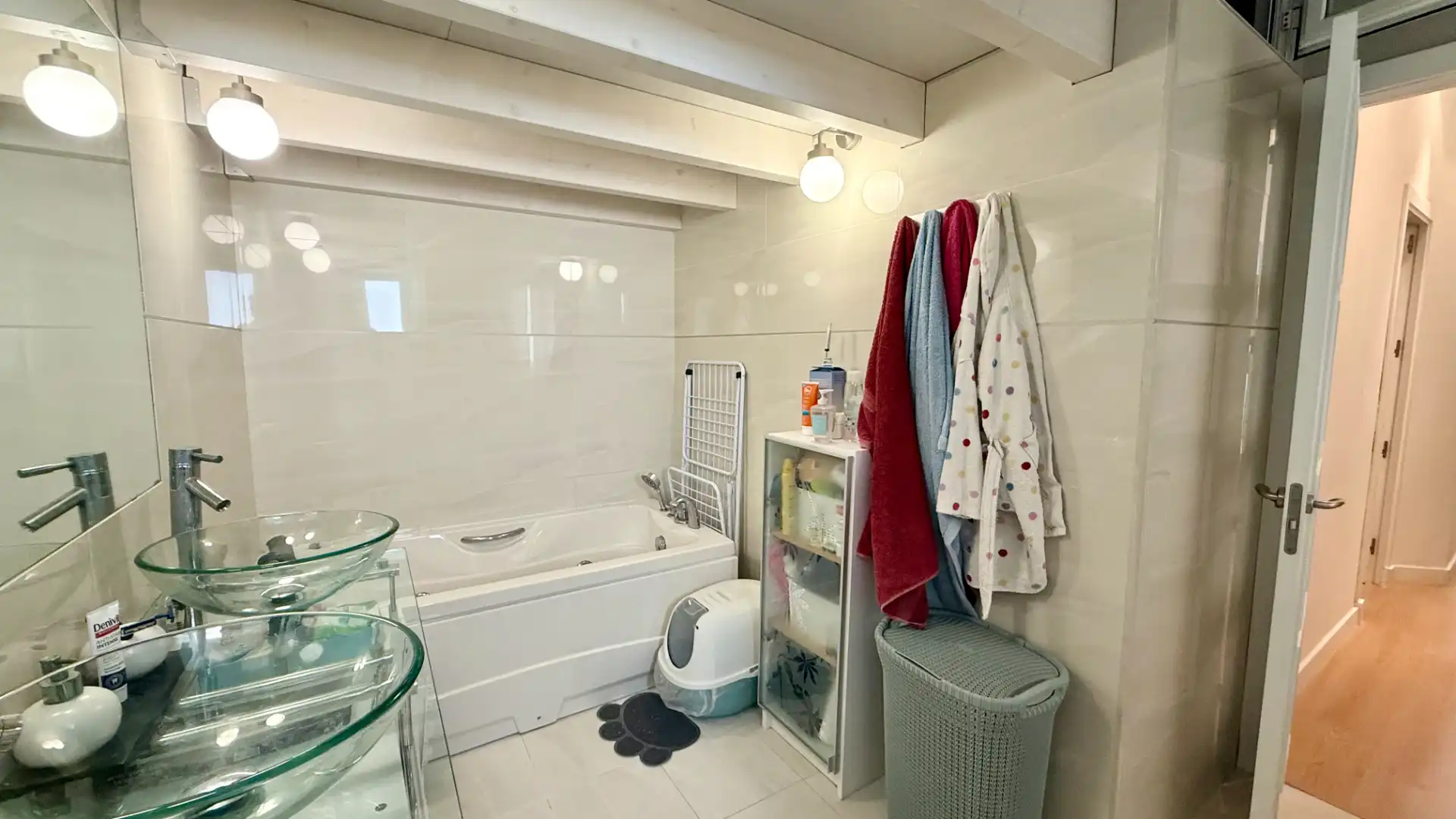 Baño de Piso en venta en Cádiz con Amueblado, Horno y Lavadora